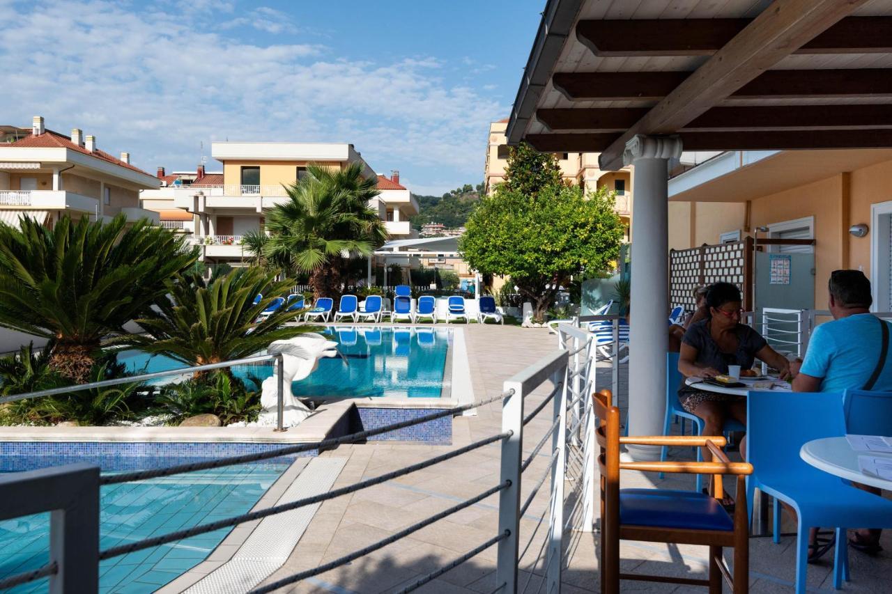 גרוטמארה Hotel Paradiso מראה חיצוני תמונה